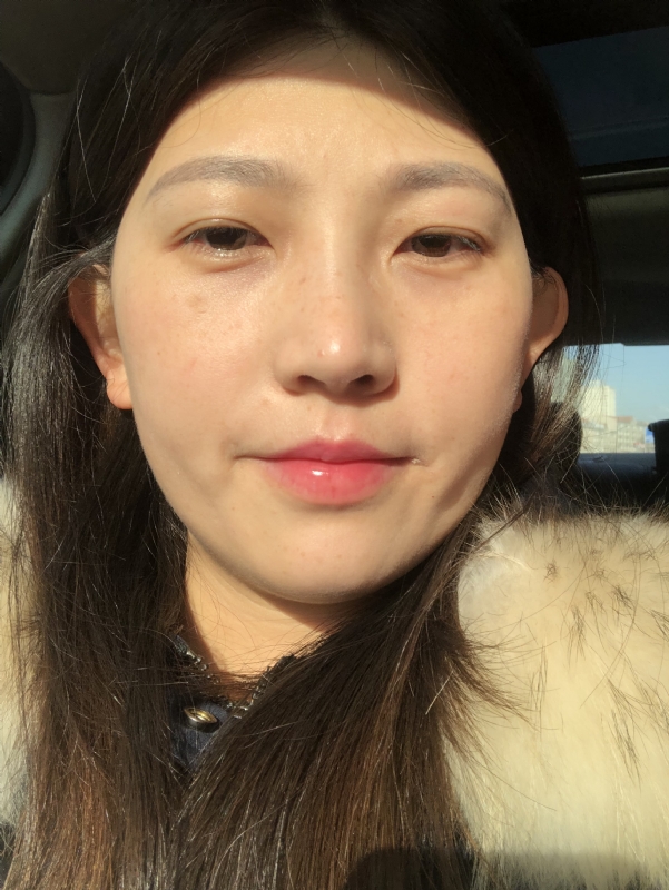 轻闭双眼的第一张照片--金华相亲服务中心