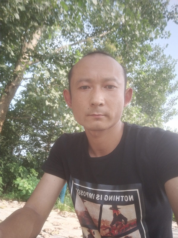 80大叔的第一张照片--金华相亲服务中心