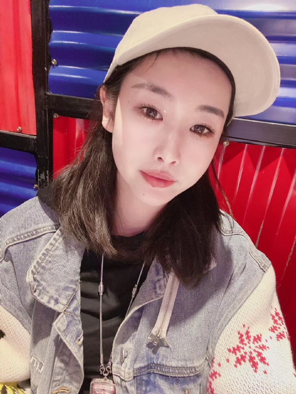 玲珑的第一张照片--金华相亲服务中心