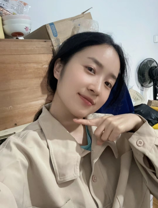 多喝热水的第二张照片--金华相亲服务中心
